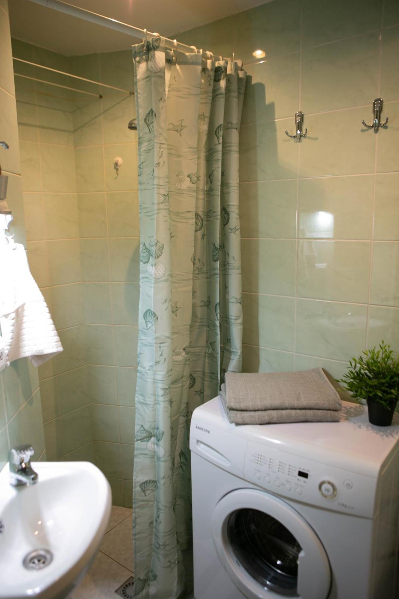 Center Of City Apartments, Bus Station 1Min, Airport 5 Min Reval Esterno foto